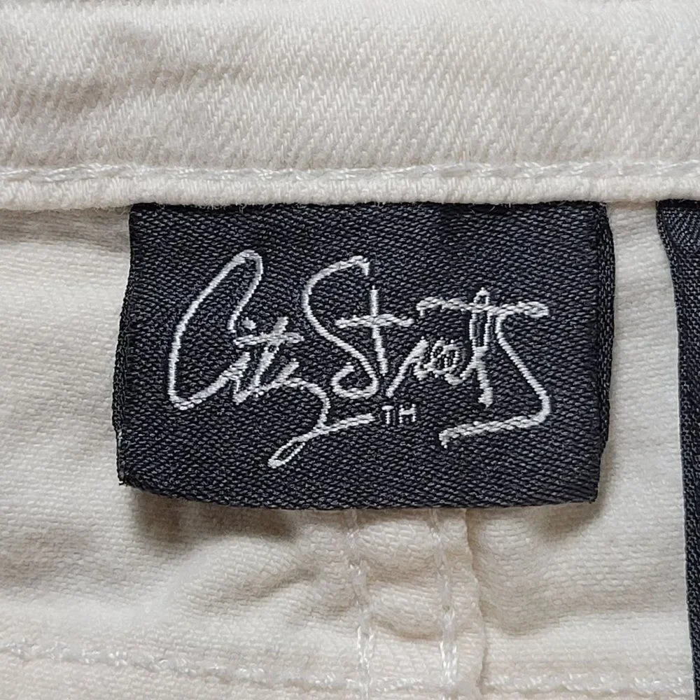 City Streets excellent preowned